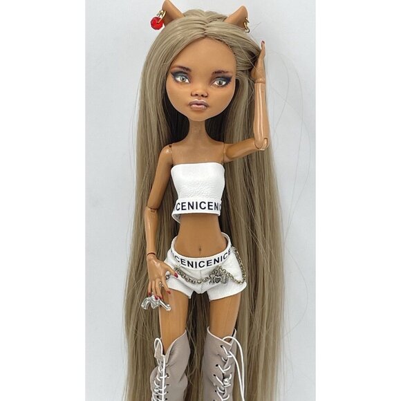 OOAK Custom Monster High Doll Clawdeen Wolf " Nice Girl" - Picture 6 of 12